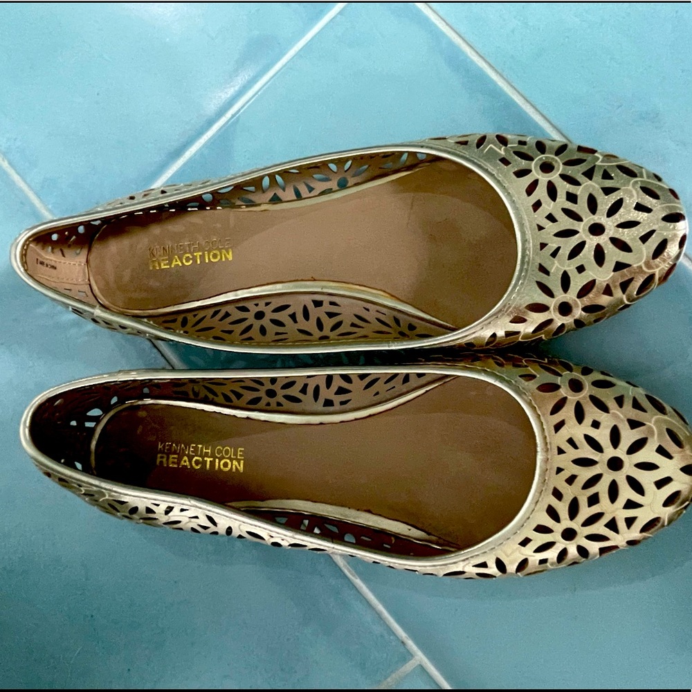 Kenneth Cole Gold Flats